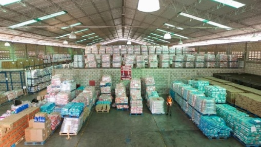 A warehouse full of essential items was discovered in the western state of Zulia on January 12, 2015, the seized good will be sold via government stores | Photo: Venezuelan Vice-Presidential Press